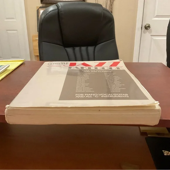 The Ultimate Jazz Facebook - For Piano-Vocal-Guitar and all “C” Instruments used - Picture 7 of 7